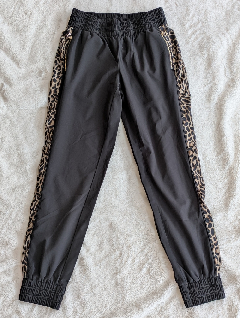 Chico's Zenergy Joggers Black & Leopard 90s Windbreaker Style Pants Size 0/XS